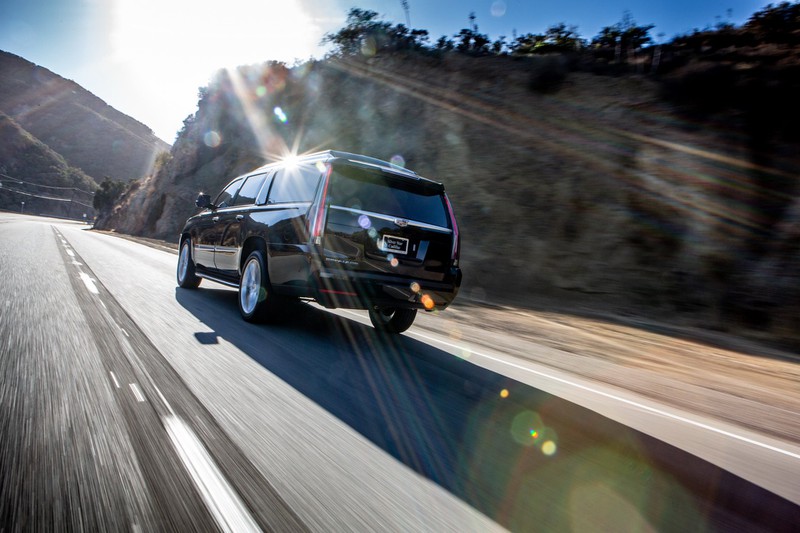 kham pha cadillac escalade chong dan cua add armor hinh 3