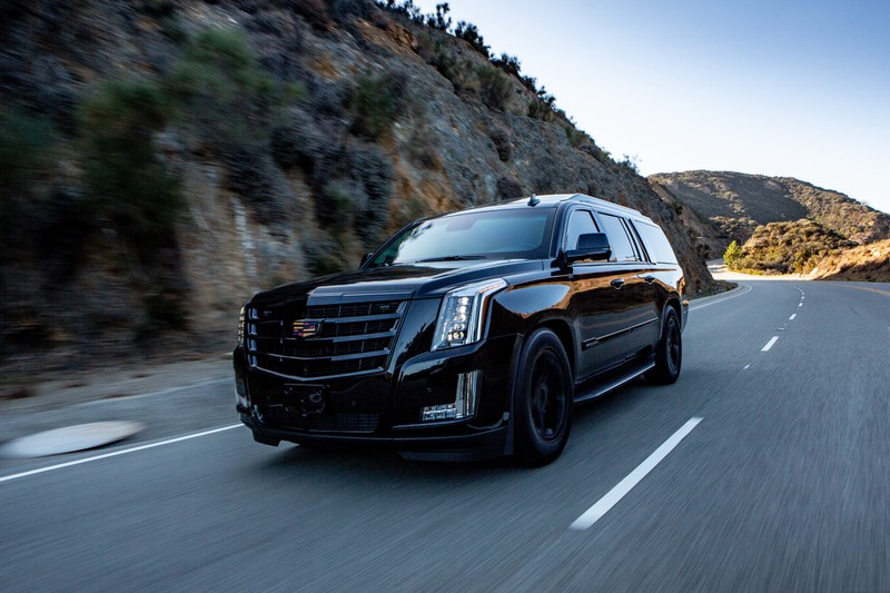 kham pha cadillac escalade chong dan cua add armor hinh 6