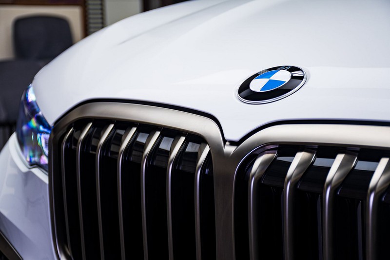 anh chi tiet bmw x7 ban mau son trang alpine cung noi that tartufo hinh 6