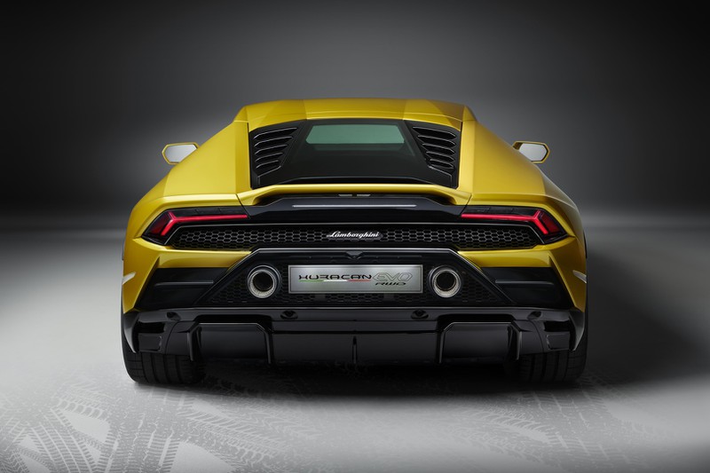 lamborghini ra mat phien ban dan dong cau sau cua huracan evo hinh 5
