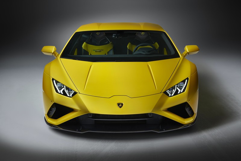 lamborghini ra mat phien ban dan dong cau sau cua huracan evo hinh 2