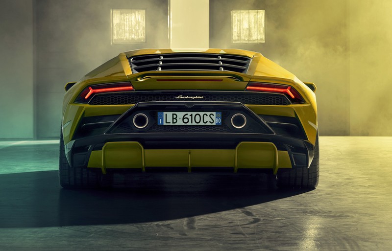 lamborghini ra mat phien ban dan dong cau sau cua huracan evo hinh 7