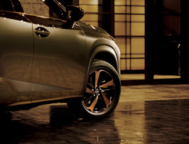 lexus ra mat hai phien ban nx bronze edition va ux blue edition hinh 3