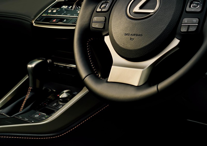 lexus ra mat hai phien ban nx bronze edition va ux blue edition hinh 5