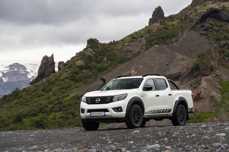 nissan navara at32 moi da san sang cho moi thu thach off-road hinh 3