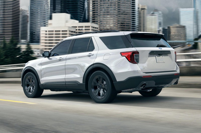 ford ra mat goi the thao cho explorer 2021, explorer st dang ban chay. hinh 2