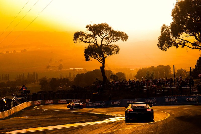 doi dua bentley gianh chien thang tai bathurst 12h hinh 3