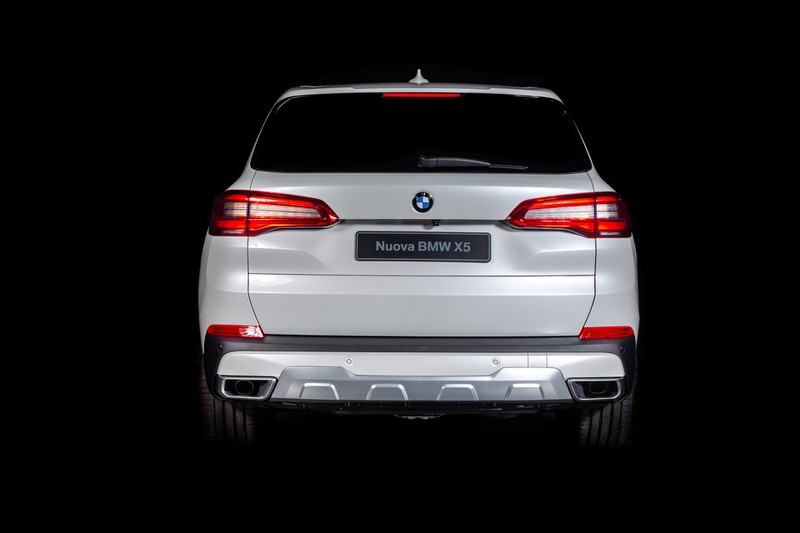 bmw va alcantara ket hop voi phien ban dac biet x5 timeless edition hinh 4