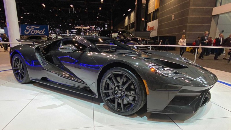 ford ton den 3 tuan de hoan thanh mot chiec gt liquid carbon edition hinh 3