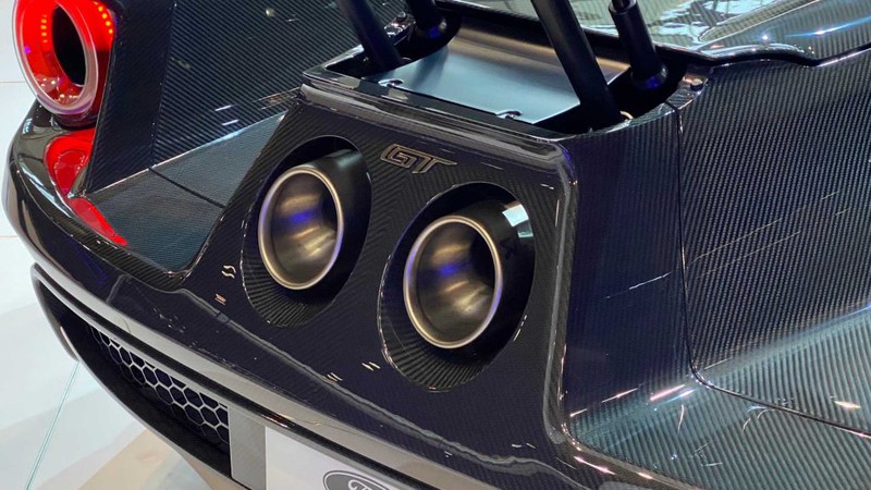 ford ton den 3 tuan de hoan thanh mot chiec gt liquid carbon edition hinh 5