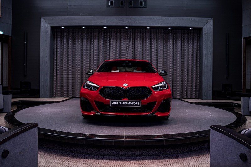 ngam nhin bmw m235i gran coupe tai abu dhabi hinh 1