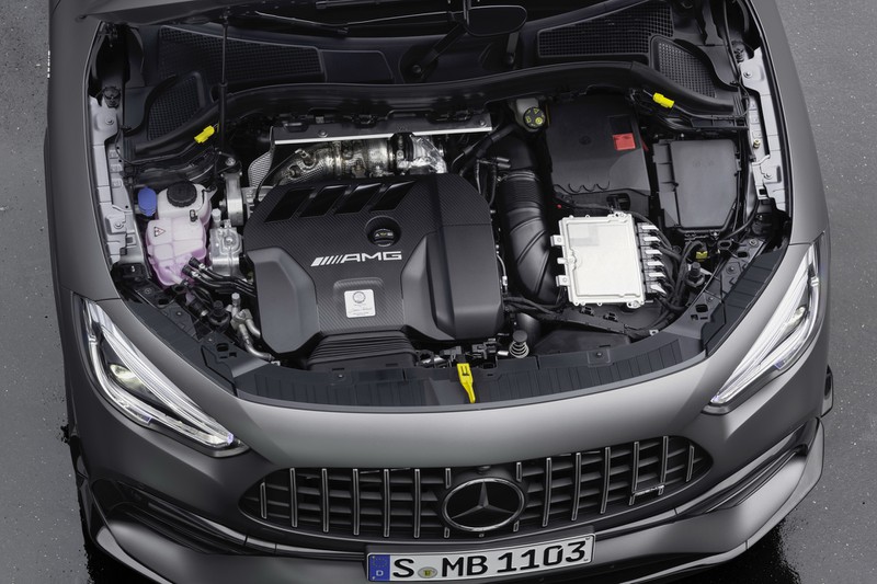 mercedes gla 45 amg chinh thuc ra mat voi nhieu thay doi hinh 10