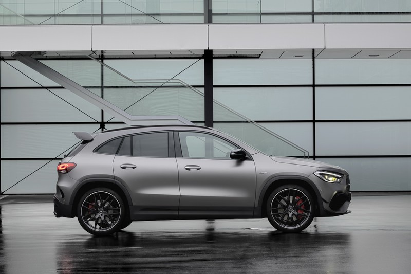 mercedes gla 45 amg chinh thuc ra mat voi nhieu thay doi hinh 3
