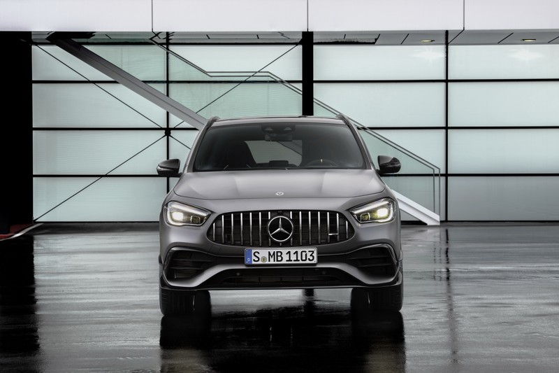 mercedes gla 45 amg chinh thuc ra mat voi nhieu thay doi hinh 4