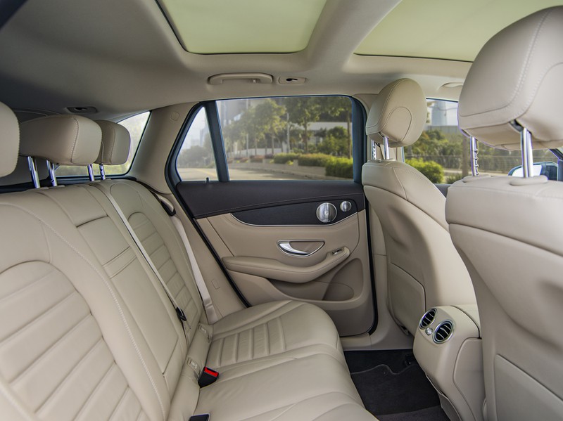anh chi tiet mercedes glc 300 4matic & glc 300 4matic coupe  hinh 11