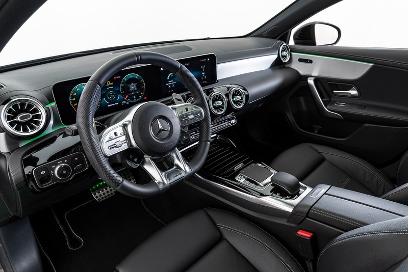 brabus b35s mercedes amg a35 co gia len toi 90,000 usd hinh 9