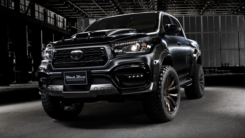 sports line black bison edition - chiec hilux "ngau" nhat ra mat hinh 1