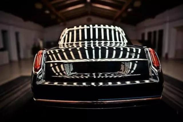 "rolls-royce trung quoc" - hongqi l4 trang bi cua mo suicide noi tieng hinh 6
