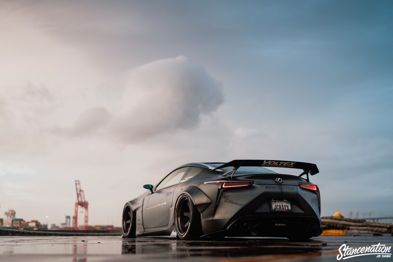 hinh anh lexus lc500 do liberty walk mau den nham cuc " ngau" hinh 1