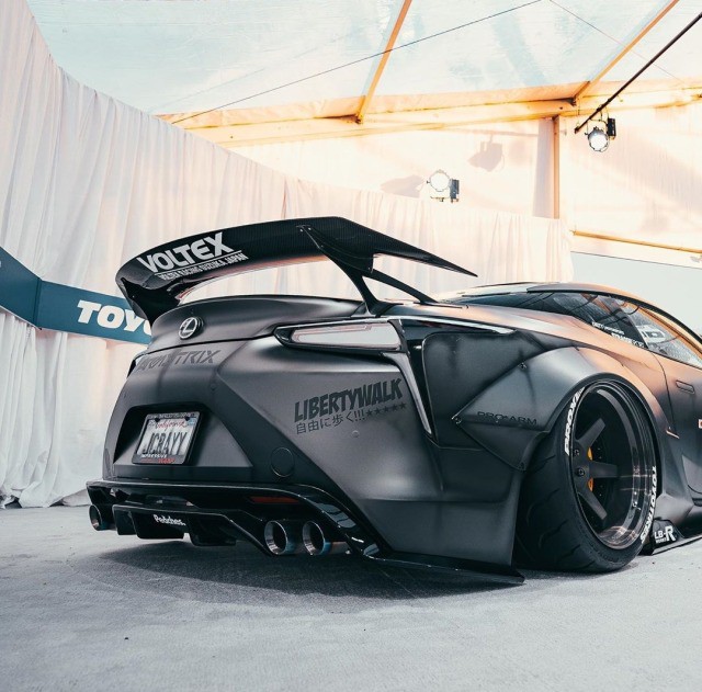hinh anh lexus lc500 do liberty walk mau den nham cuc " ngau" hinh 8