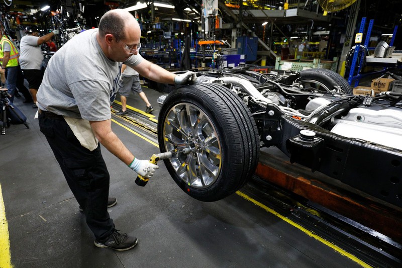 ford, fiat chrysler len ke hoach mo cua lai nha may vao thang 4 hinh 1