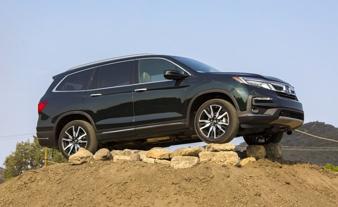 top 10 mau suv co hang ghe thu 3 dang mua nhat tai thoi diem hien tai hinh 8