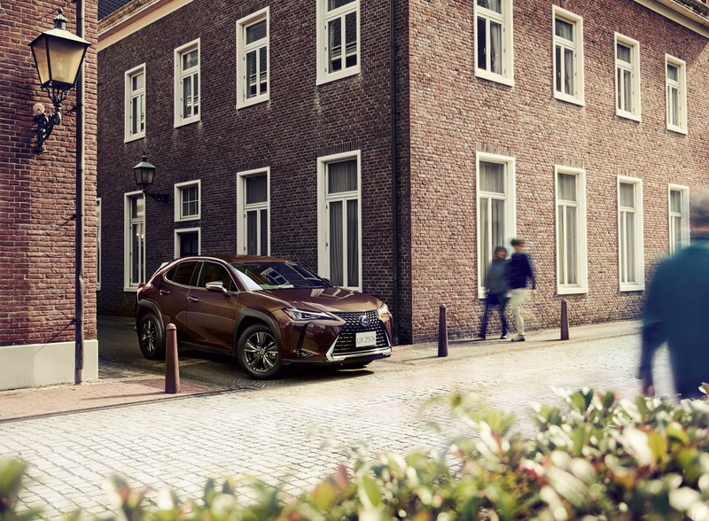 kham pha lexus ux250h brown edition danh cho thi truong nhat ban hinh 1