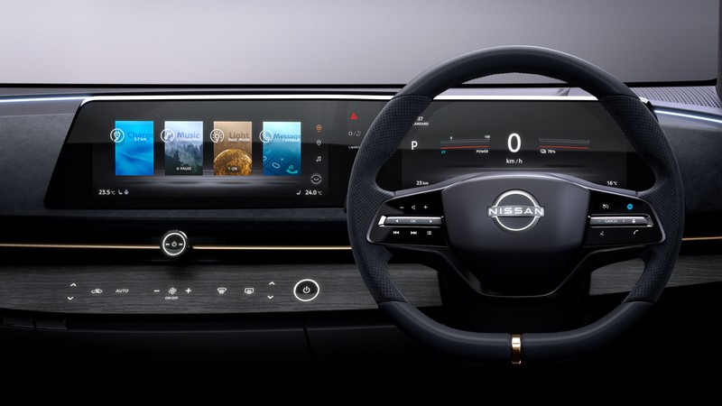 ly do nissan khong ap dung thiet ke man hinh dang may tinh bang hinh 4
