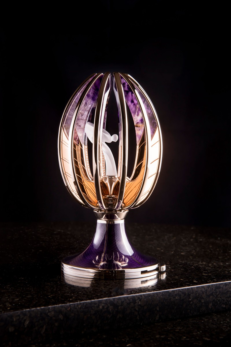 lan dau lo dien hinh anh trung phuc sinh faberge cua rolls-royce hinh 2