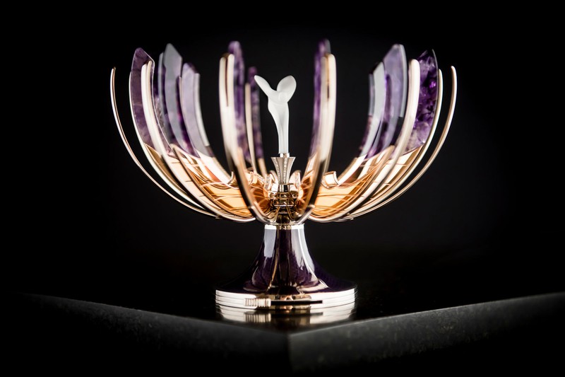 lan dau lo dien hinh anh trung phuc sinh faberge cua rolls-royce hinh 3