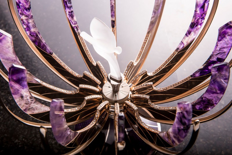 lan dau lo dien hinh anh trung phuc sinh faberge cua rolls-royce hinh 4