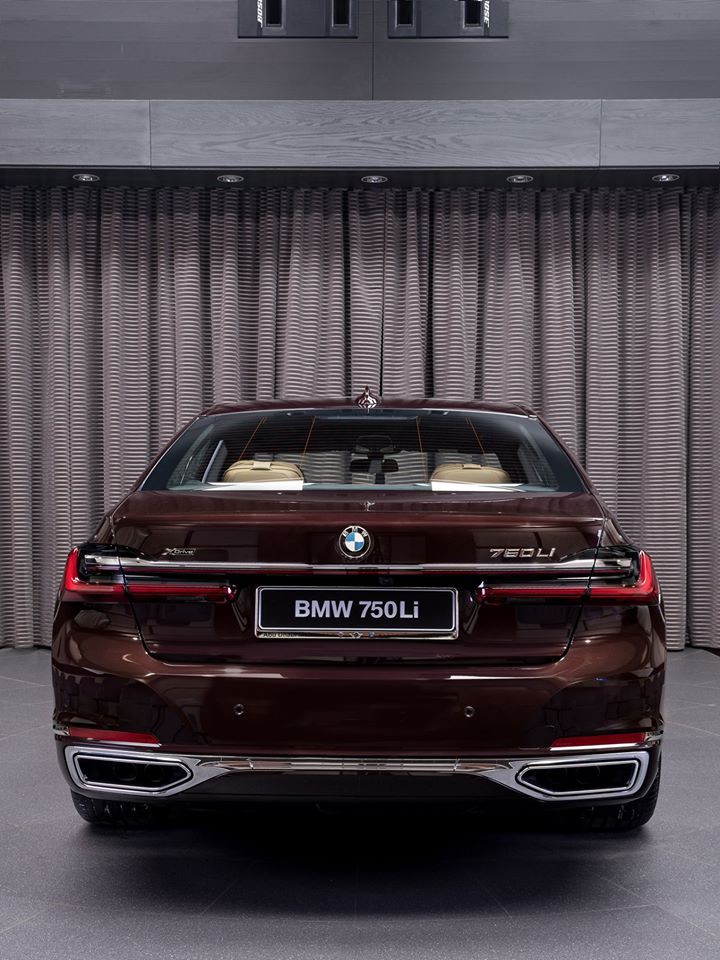 bmw 750li 2020 an tuong voi mau son royal burgundy red hinh 6