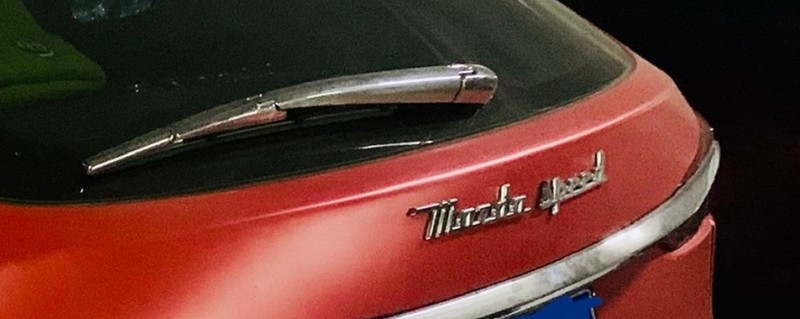bien chiec mazda cx-4 tro thanh mot chiec maserati levante hinh 3