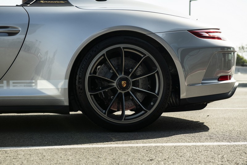 chiec porsche 911 doi 991 cuoi cung duoc dau gia hinh 4