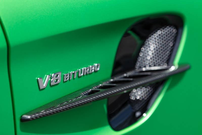 anh chi tiet mercedes-amg gt r gia hon 11 ty dong tai viet nam hinh 10
