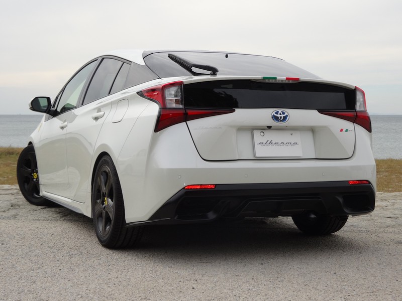 toyota prius do phong cach ferrari ff hinh 5