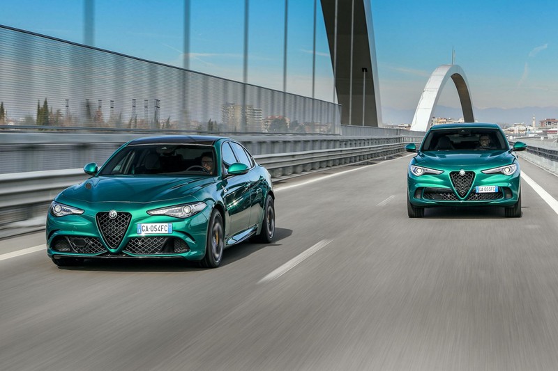 alfa romeo ra mat ban nang cap cho stelvio va giulia quadrifoglio hinh 1