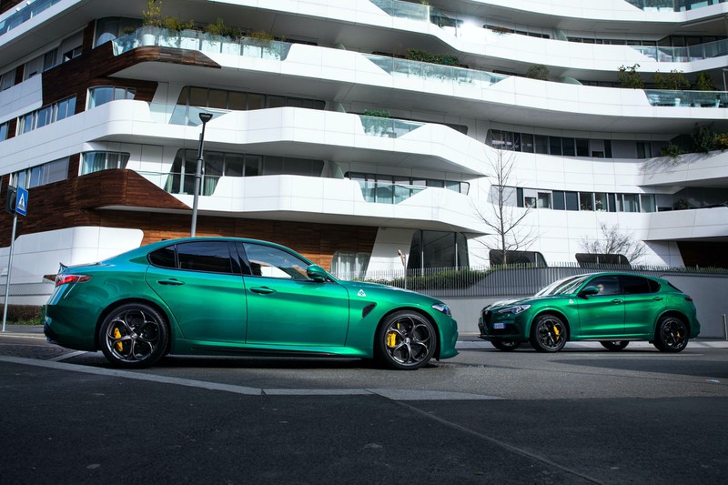 alfa romeo ra mat ban nang cap cho stelvio va giulia quadrifoglio hinh 2