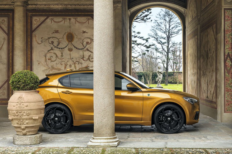 alfa romeo ra mat ban nang cap cho stelvio va giulia quadrifoglio hinh 6
