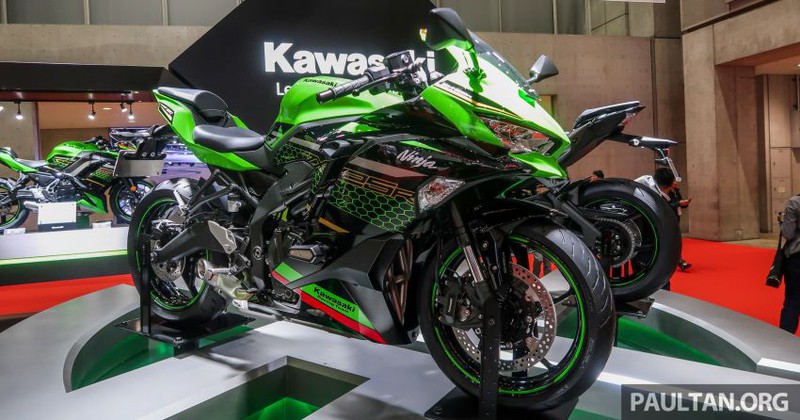 kawasaki zx 25r 2020 ra mat voi ong xa yoshimura hinh 1