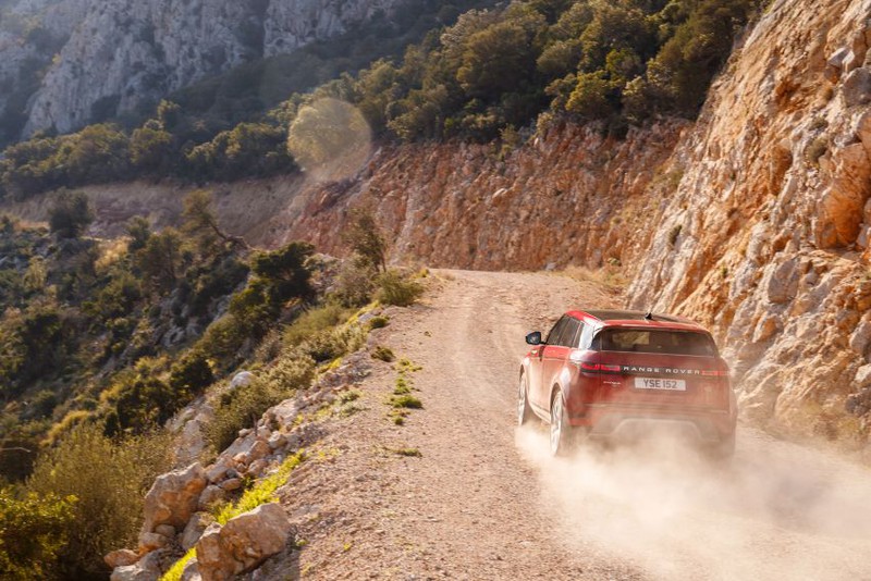 range rover evoque moi sap ra mat tai malaysia co gi khac biet? hinh 4