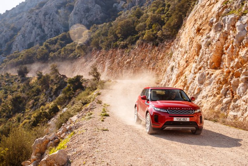 range rover evoque moi sap ra mat tai malaysia co gi khac biet? hinh 5