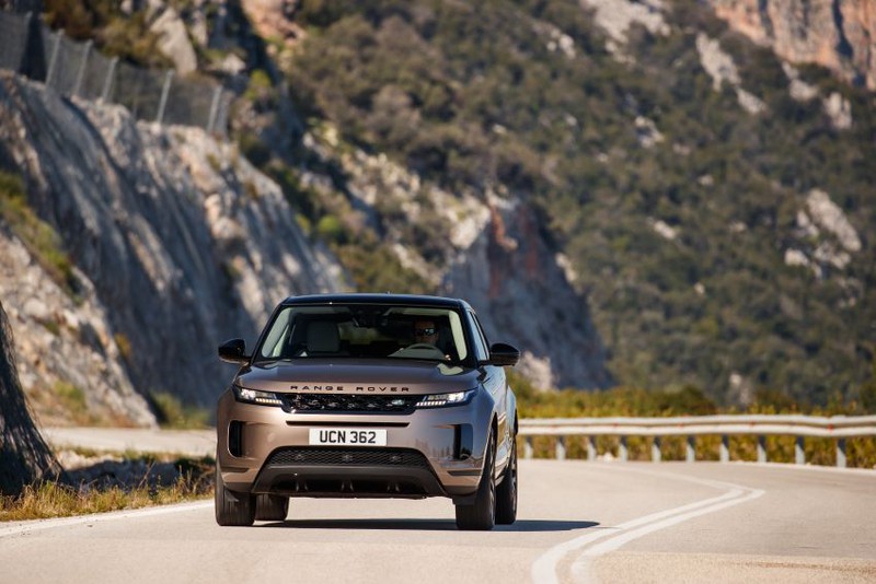 range rover evoque moi sap ra mat tai malaysia co gi khac biet? hinh 6