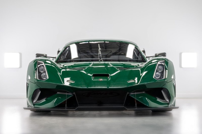 brabham ban giao sieu xe bt62 competition dau tien cho khach hang hinh 2
