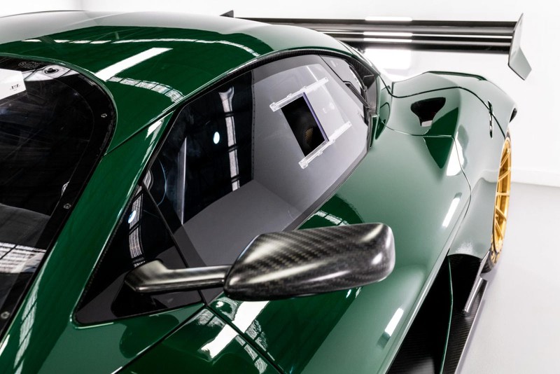 brabham ban giao sieu xe bt62 competition dau tien cho khach hang hinh 6