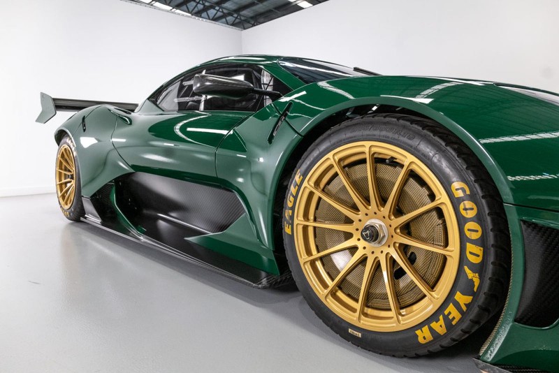 brabham ban giao sieu xe bt62 competition dau tien cho khach hang hinh 9