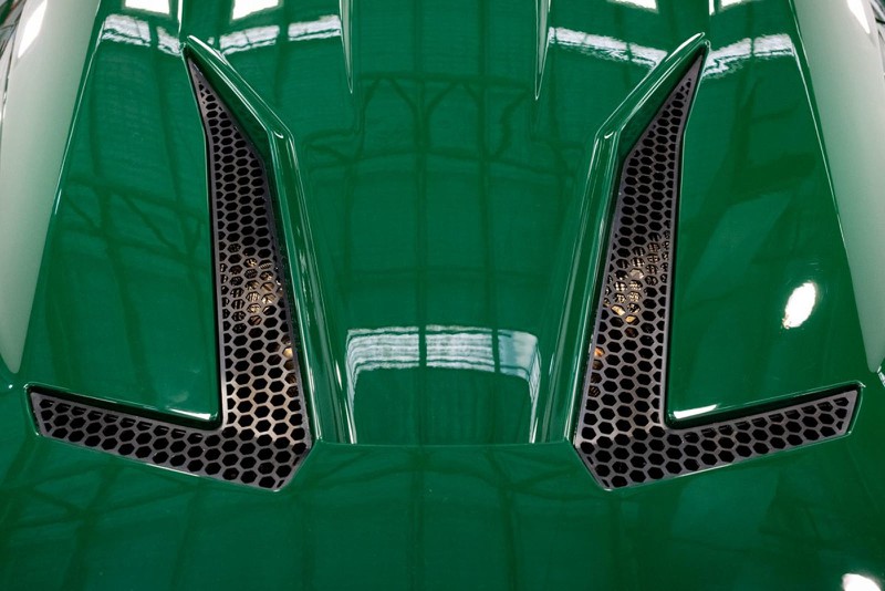 brabham ban giao sieu xe bt62 competition dau tien cho khach hang hinh 10