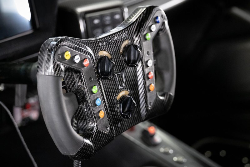 brabham ban giao sieu xe bt62 competition dau tien cho khach hang hinh 12