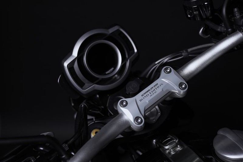 anh chi tiet triumph scrambler 1200 bond edition 2020 vua trinh lang hinh 7