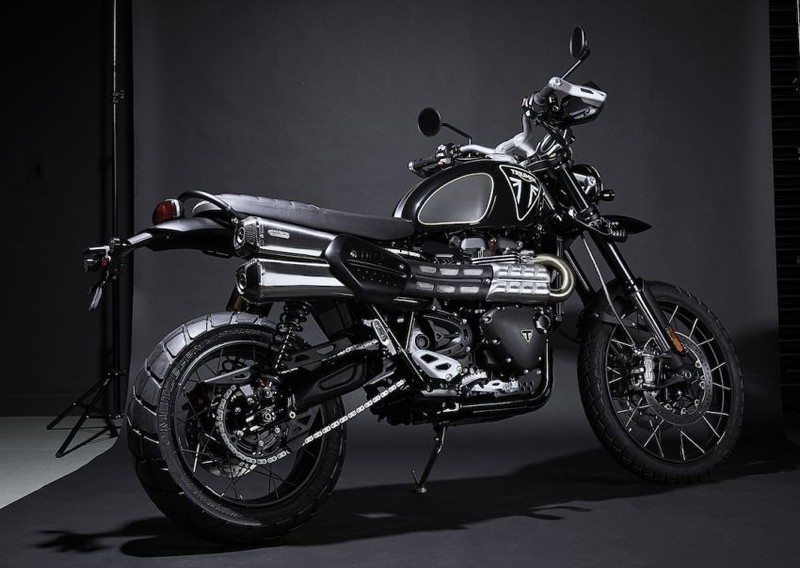 anh chi tiet triumph scrambler 1200 bond edition 2020 vua trinh lang hinh 1